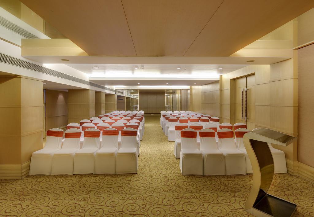 Pride Hotel, Chennai Zewnętrze zdjęcie